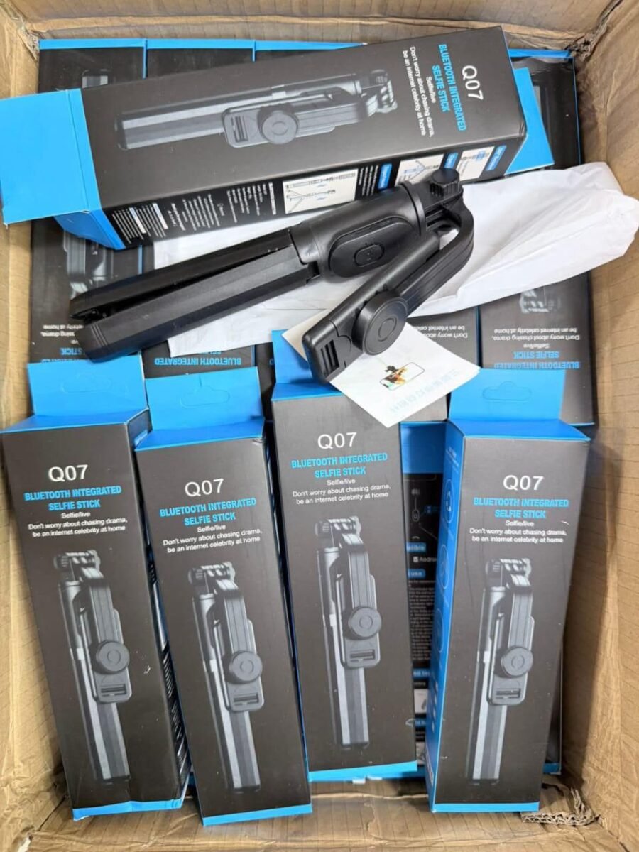 Q07 Bluetooth Integrated Selfie Stick Tripod